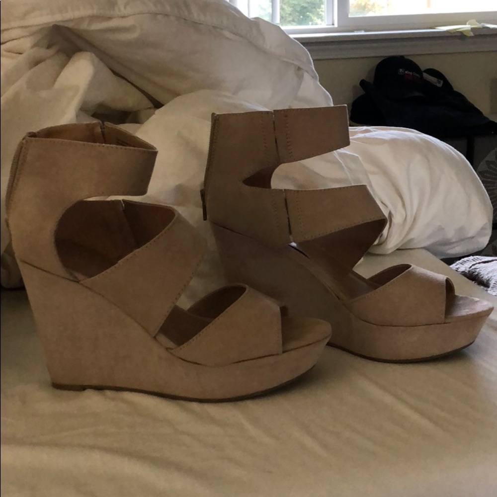 Women’s shoes